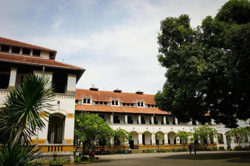 Hotel Grandhika Pemuda Σεμαράνγκ Εξωτερικό φωτογραφία
