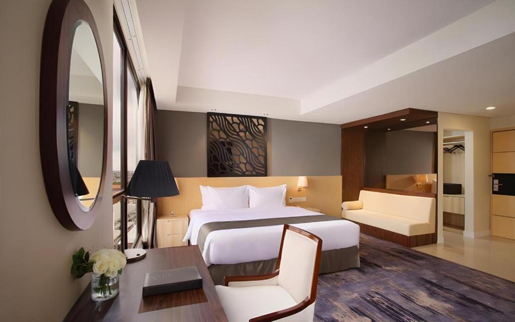 Hotel Grandhika Pemuda Σεμαράνγκ Εξωτερικό φωτογραφία