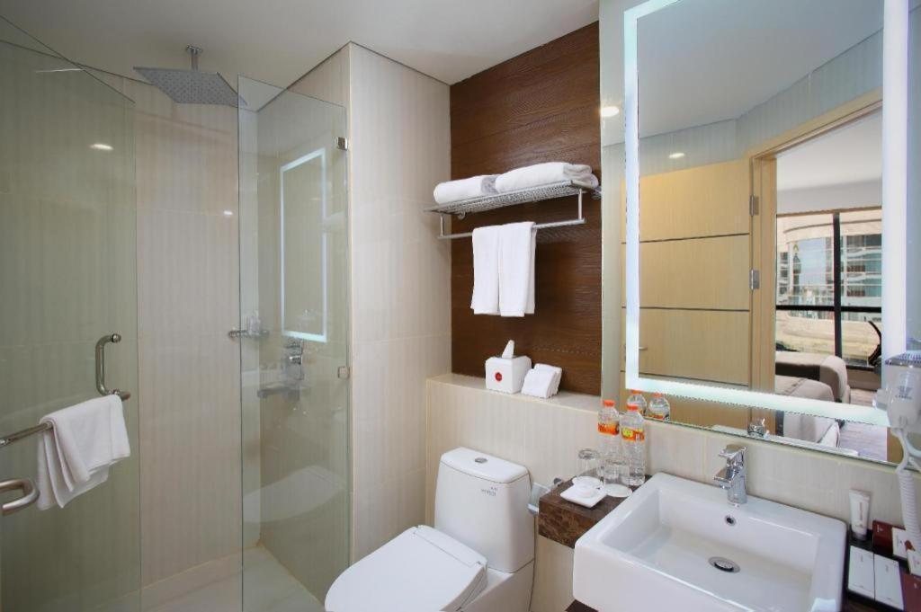 Hotel Grandhika Pemuda Σεμαράνγκ Εξωτερικό φωτογραφία
