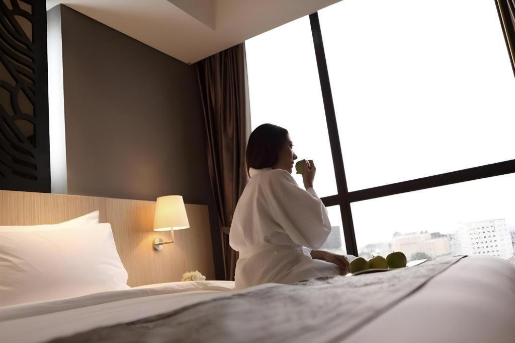 Hotel Grandhika Pemuda Σεμαράνγκ Εξωτερικό φωτογραφία