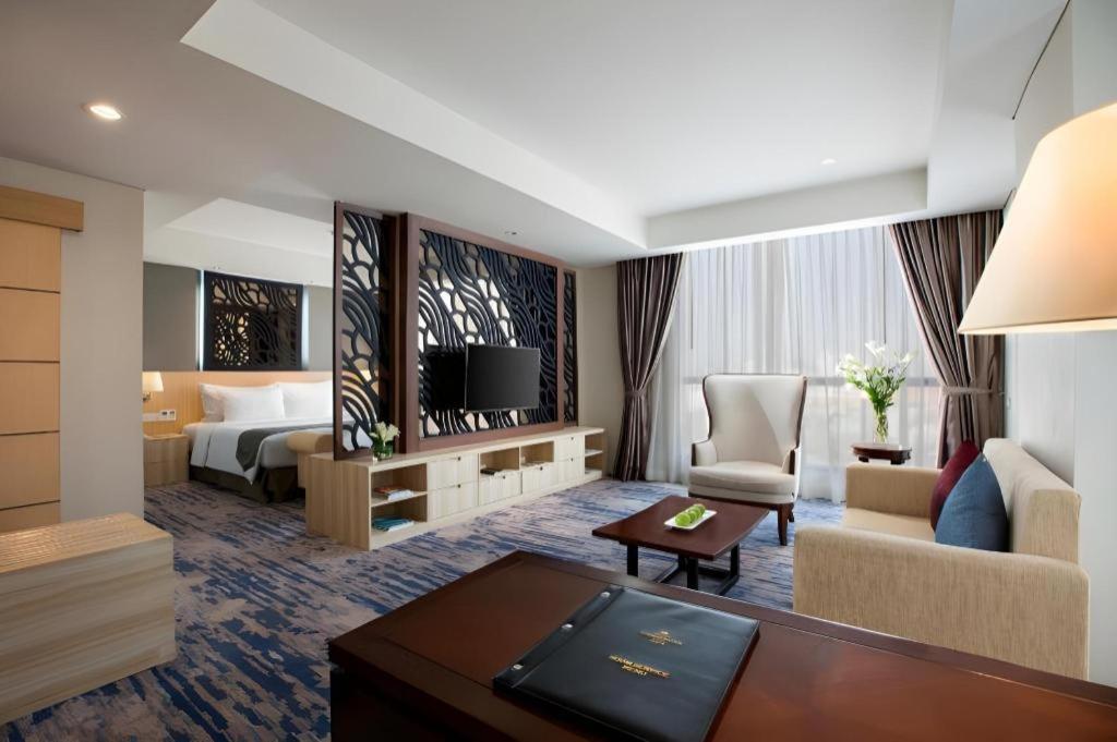 Hotel Grandhika Pemuda Σεμαράνγκ Εξωτερικό φωτογραφία