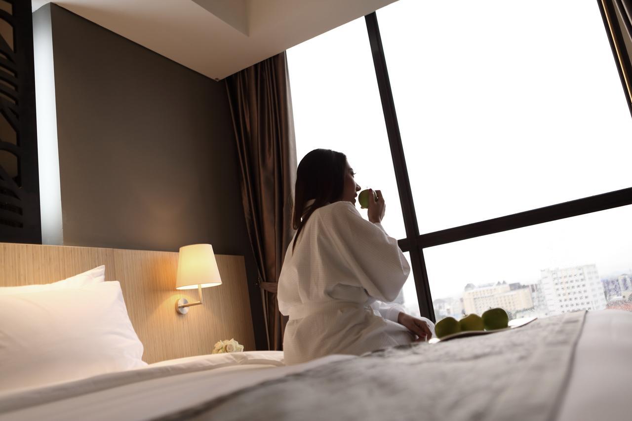 Hotel Grandhika Pemuda Σεμαράνγκ Εξωτερικό φωτογραφία