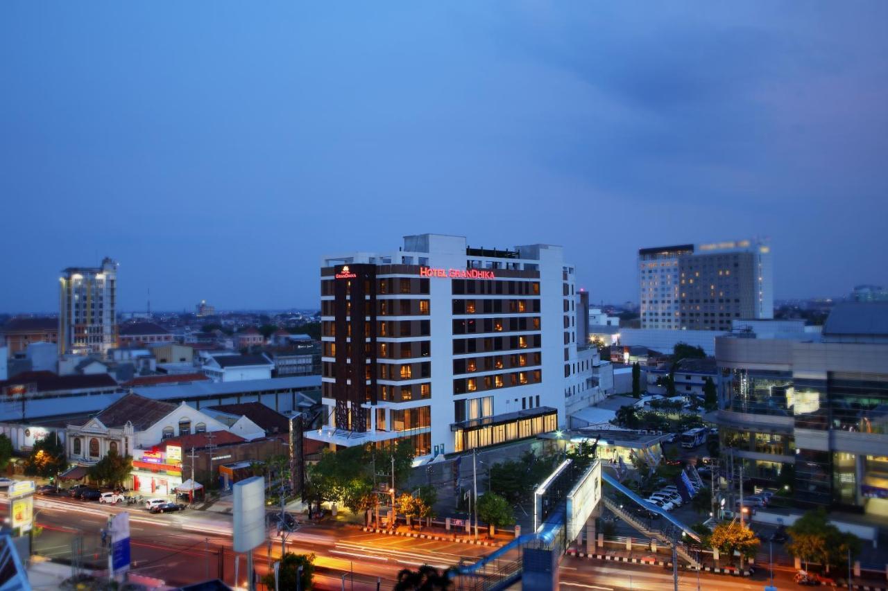Hotel Grandhika Pemuda Σεμαράνγκ Εξωτερικό φωτογραφία